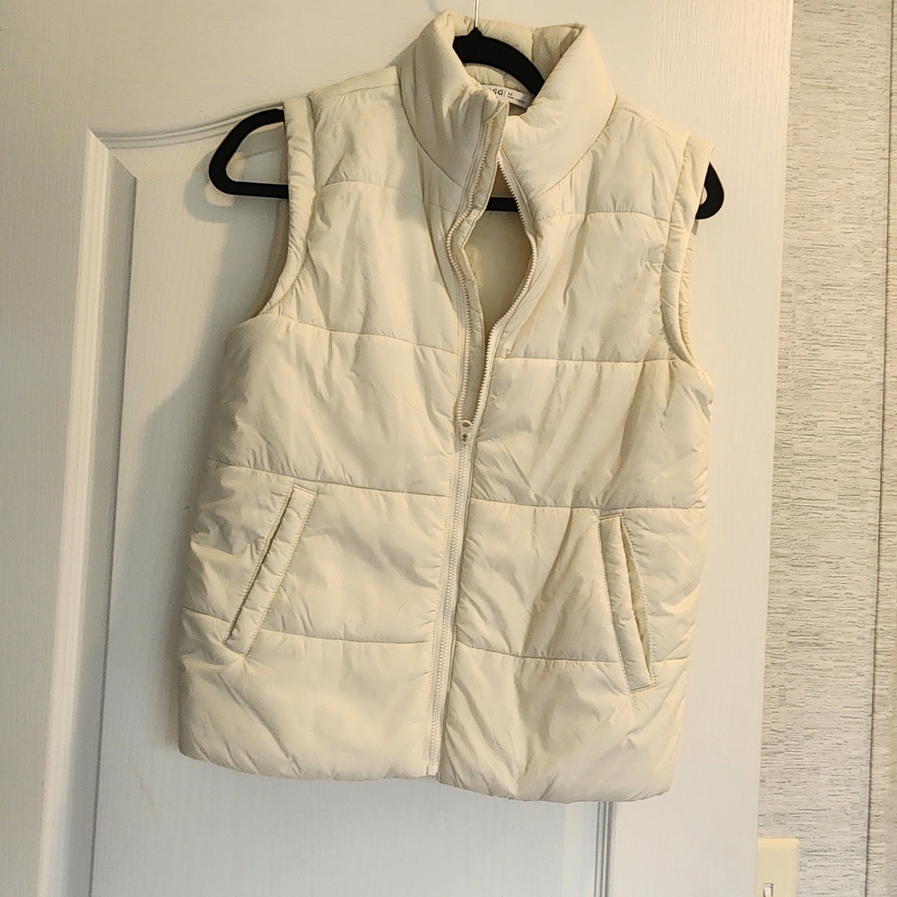 DSG Women's Off-White Quilted Vest Size M Euc